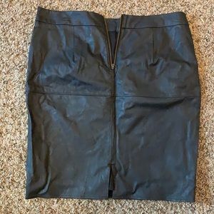 Cabi style 509 black fax leather skirt